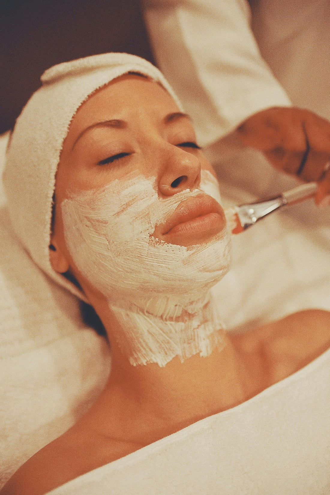 The Viral “Face Basting” Trend: Why Zinc Oxide Overnight Is Everywhere
