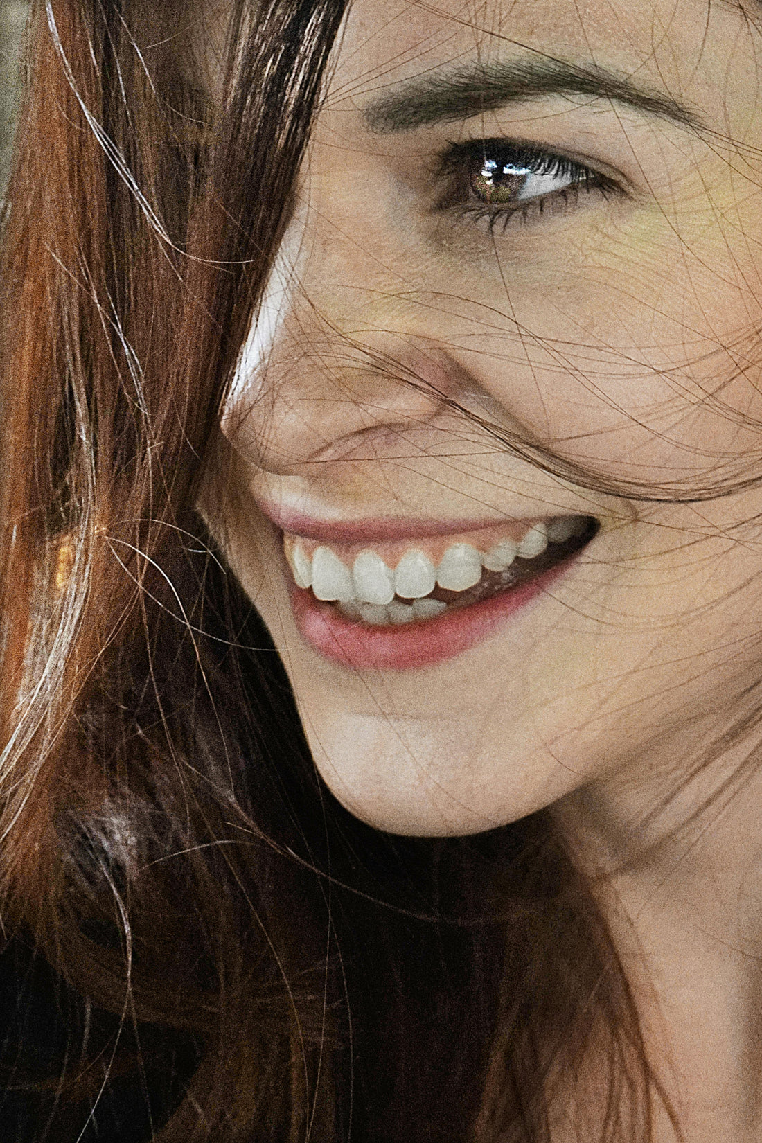 How to Maintain White Teeth Naturally and Effectively