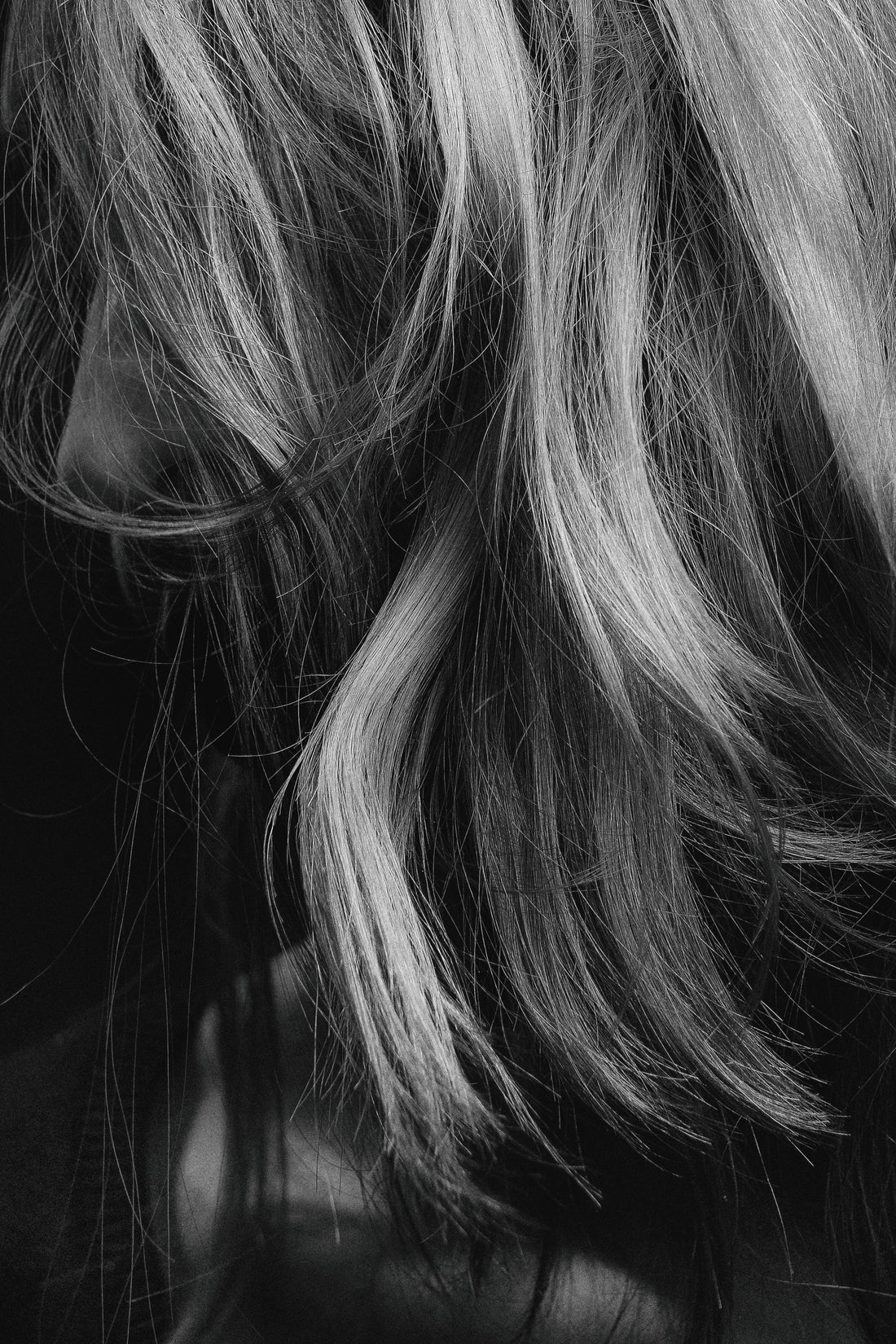 The Best Foods to Combat Fall or Spring Hair Loss Naturally